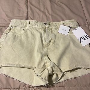 Zara mid rise relaxed short